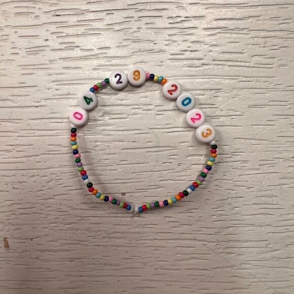 Taylor Swift Friendship Bracelet - Picture 1 of 1